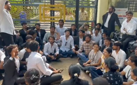 जबलपुर में एलएलबी का पेपर देख भड़के छात्र, कुलपति बंगले के बाहर धरने पर बैठे; जांच कमेटी गठित