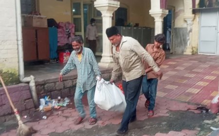 जबलपुर में सांप्रदायिक सद्भाव की अनूठी मिसाल, मुस्लिम समाजसेवी इनायत अली ने हिंदू महिला का कराया अंतिम संस्कार