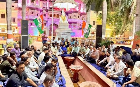 इंदौर में कांग्रेस का उग्र प्रदर्शन, रीना बौरासी और चिंटू चौकसे के नेतृत्व में किया गया धरना प्रदर्शन