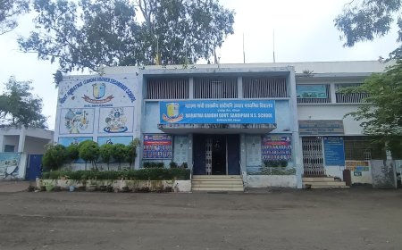 भोपाल के सांदीपनि स्कूल का अनोखा प्रयोग, टूटी टाइल्स और कबाड़ से बच्चे सीख रहे साइंस और मैथ्स