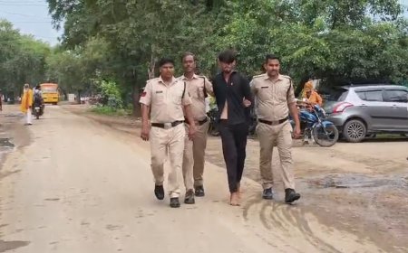 भुवनेश्वर तेज़स राजधानी के AC कोच से तस्करी! 15 किलो गांजे के साथ युवती गिरफ्तार, कीमत ₹7 लाख