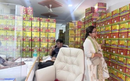 मल्हारगंज और सियागंज में तेल गोदामों पर छापा; सोना सिक्का और गुलाब ब्रांड तेल के सैंपल भोपाल भेजे