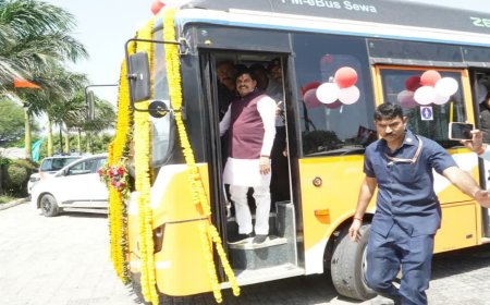सीएम मोहन यादव ने महाकाल लोक से की पीएम श्री ई-बस सेवा और उज्जैन दर्शन की शुरुआत, 172 करोड़ के विकास कार्यों की सौगात