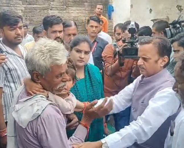 मप्र में जहरीली शराब से मौतों पर सियासत और प्रशासनिक एक्शन तेज, गांवों में पसरी दहशत के बीच सरकार का आश्वासन