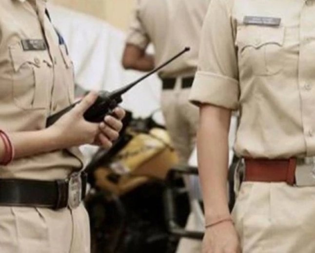इंदौर में बदमाशों का खौफ! मोमोज दुकानदार पर उड़ेला खौलता तेल, चाकू लहराकर मचाया उत्पात