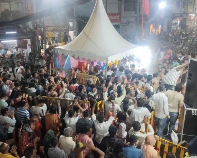 सड़क चौड़ीकरण की जद में आया 200 साल पुराना मंदिर, जनभावनाओं के आगे असमंजस में प्रशासन