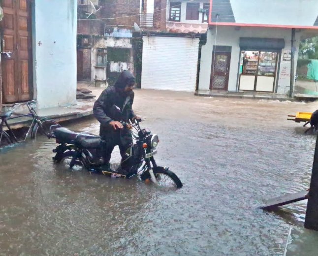 सूखे की मार झेल रहे मंदसौर में मेहरबान हुए बादल, 34 इंच तक पहुंचा बारिश का आंकड़ा
