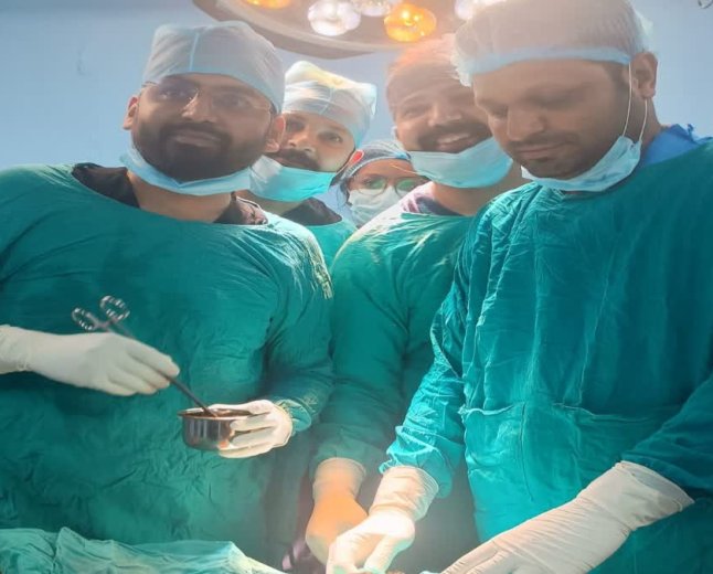 डॉक्टरों का चमत्कार! सिर के आर-पार घुसा सरिया निकाला, 2 घंटे चली सर्जरी से बची जान