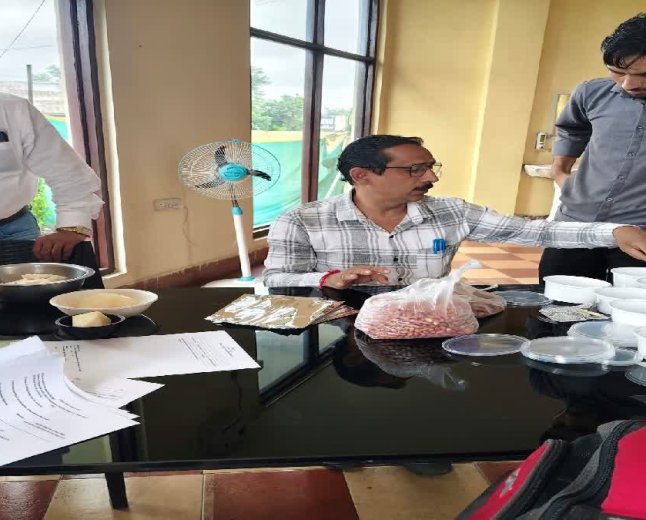 सागर में रसूखदारों के होटलों पर प्रशासन का छापा, सील हुए 5 रिसॉर्ट, जंगल में मिली 30 लाख की शराब