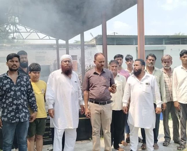 नीमच में मुस्लिम युवाओं ने पेश की भाईचारे की मिसाल, हिंदू रीति-रिवाज से किया बेसहारा बुजुर्ग का अंतिम संस्कार