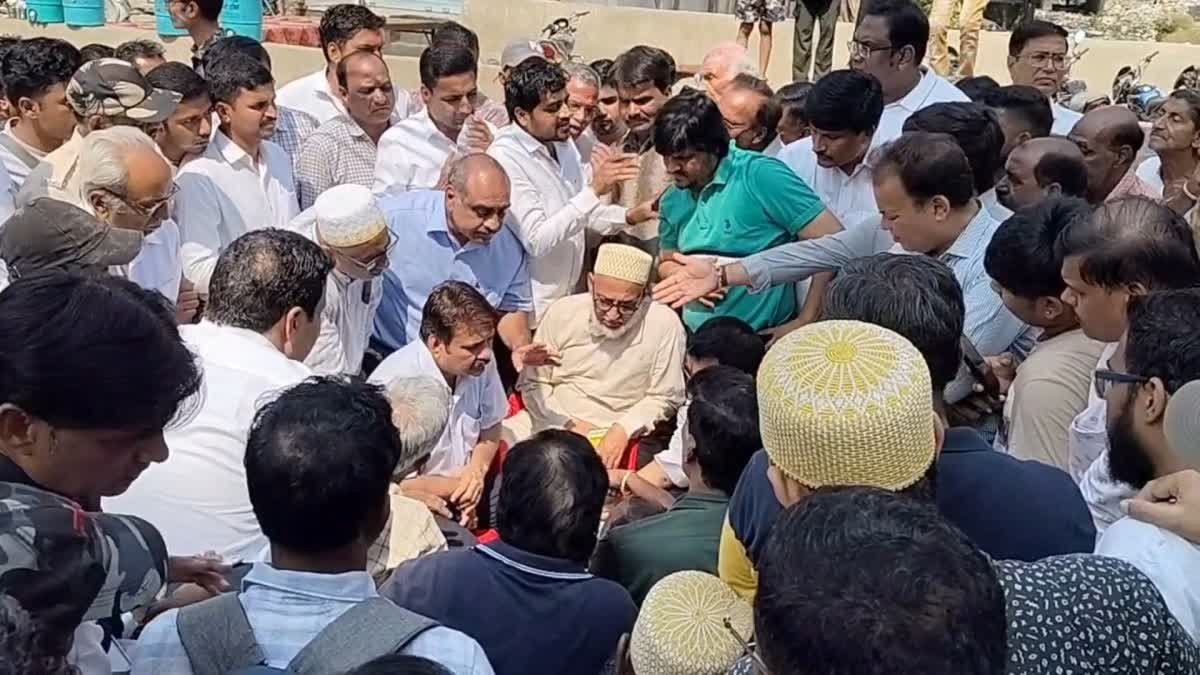 फोरलेन सड़क निर्माण की धीमी रफ्तार से भड़के व्यापारी, महापौर प्रहलाद पटेल बोले- 'मैं लाचार और नाकारा सिस्टम का शिकार हूं'