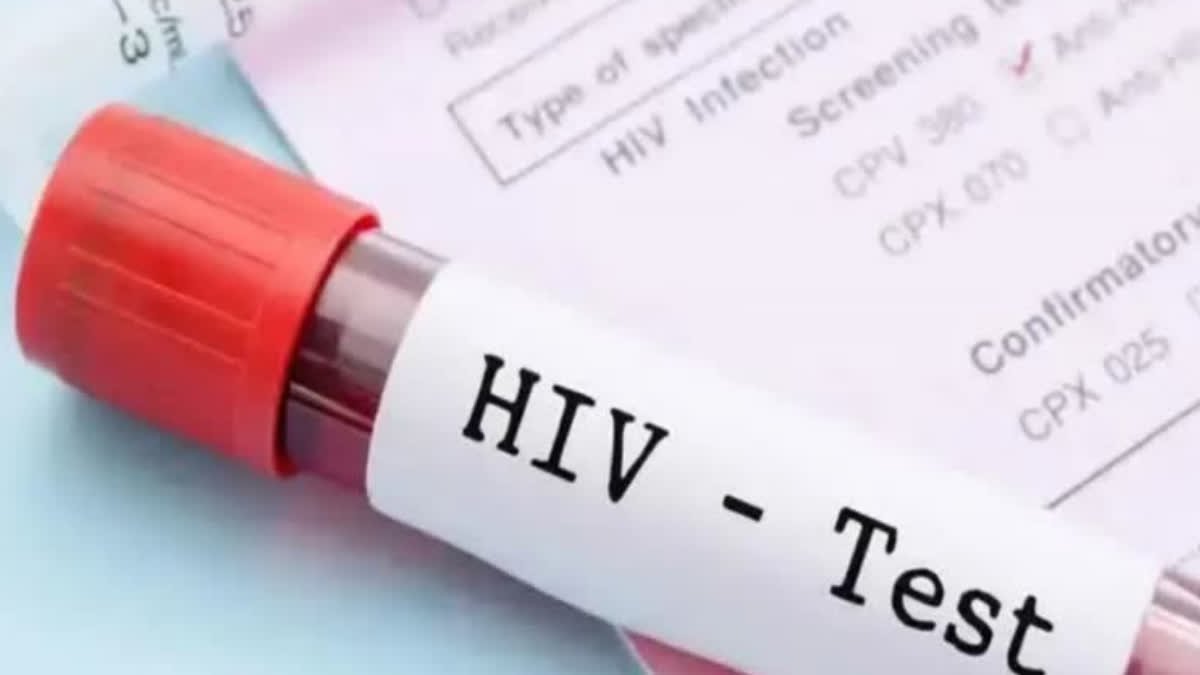 गिरफ्तारी के दौरान आरोपी ने पुलिस आरक्षक को काटा, ब्लड टेस्ट में निकला HIV पॉजिटिव- मचा हड़कंप