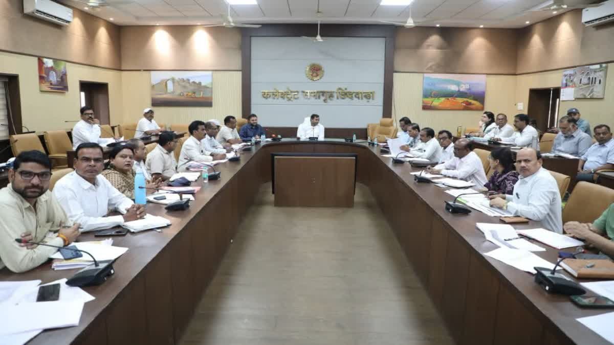 कलेक्टर हरेंद्र नारायण की दोटूक, ड्यूटी से गायब रहने वाले शिक्षकों और बीईओ पर होगी कड़ी कार्रवाई