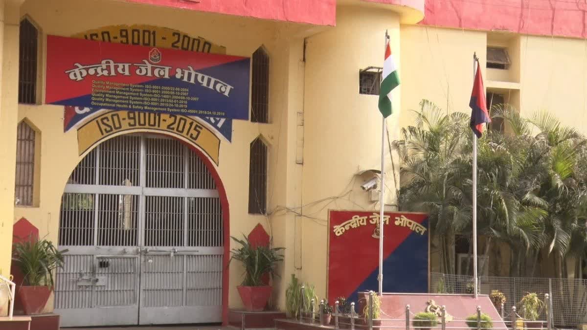 मध्य प्रदेश में जेल मैनुअल में बड़ा बदलाव, पुरुष बंदी भी 6 साल तक के बच्चे को रख सकेंगे साथ