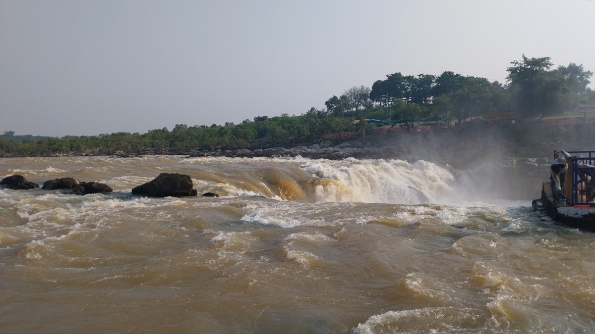 जबलपुर में शरद पूर्णिमा पर सजेगा नर्मदा महोत्सव, ऋचा शर्मा और जसपिंदर नरूला बिखेरेंगी जलवा