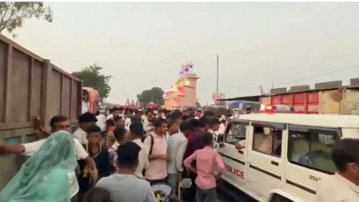 दूधाखेड़ी माताजी मंदिर के पास दर्दनाक हादसा, ट्रॉले की चपेट में आने से 6 वर्षीय बच्चे की मौत, ग्रामीणों ने फूंका ट्रक