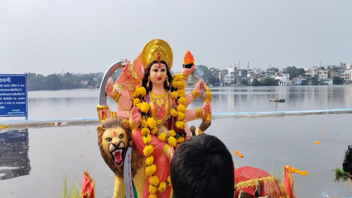 राजधानी में मां दुर्गा की प्रतिमाओं का विसर्जन शुरू, 7 प्रमुख घाटों पर नगर निगम और पुलिस के कड़े इंतजाम