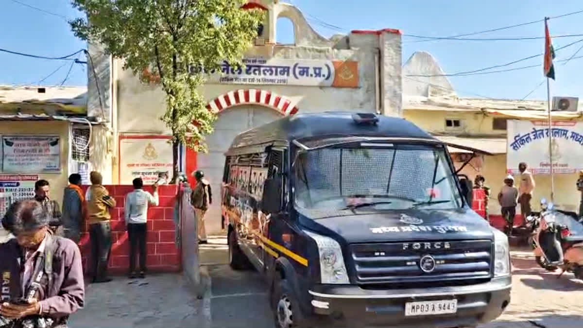 डबल मर्डर के आरोपी विचाराधीन कैदी ने जिला जेल में पिया जहरीला पदार्थ, मेडिकल कॉलेज में भर्ती
