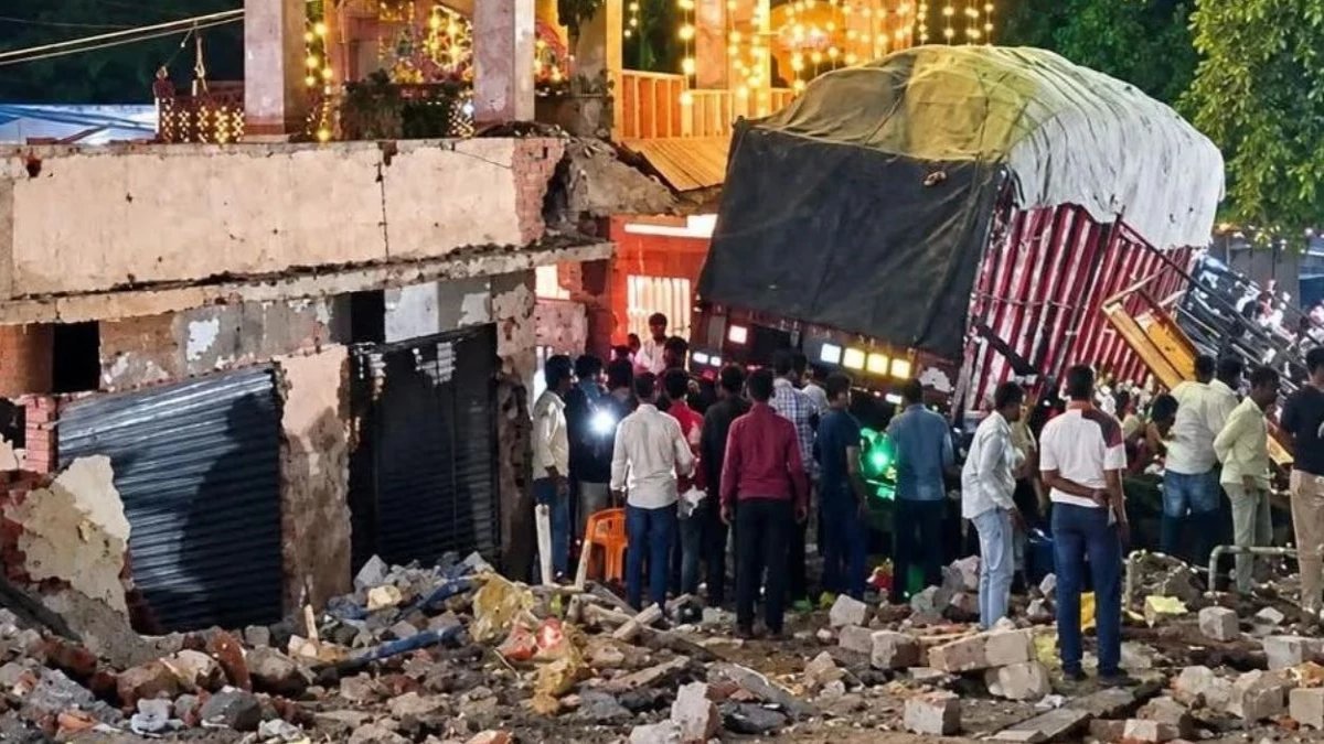 मंदिर हादसे की मजिस्ट्रियल जांच तेज, एडीएम कोर्ट ने 40 प्रशासनिक अधिकारियों को भेजा नोटिस