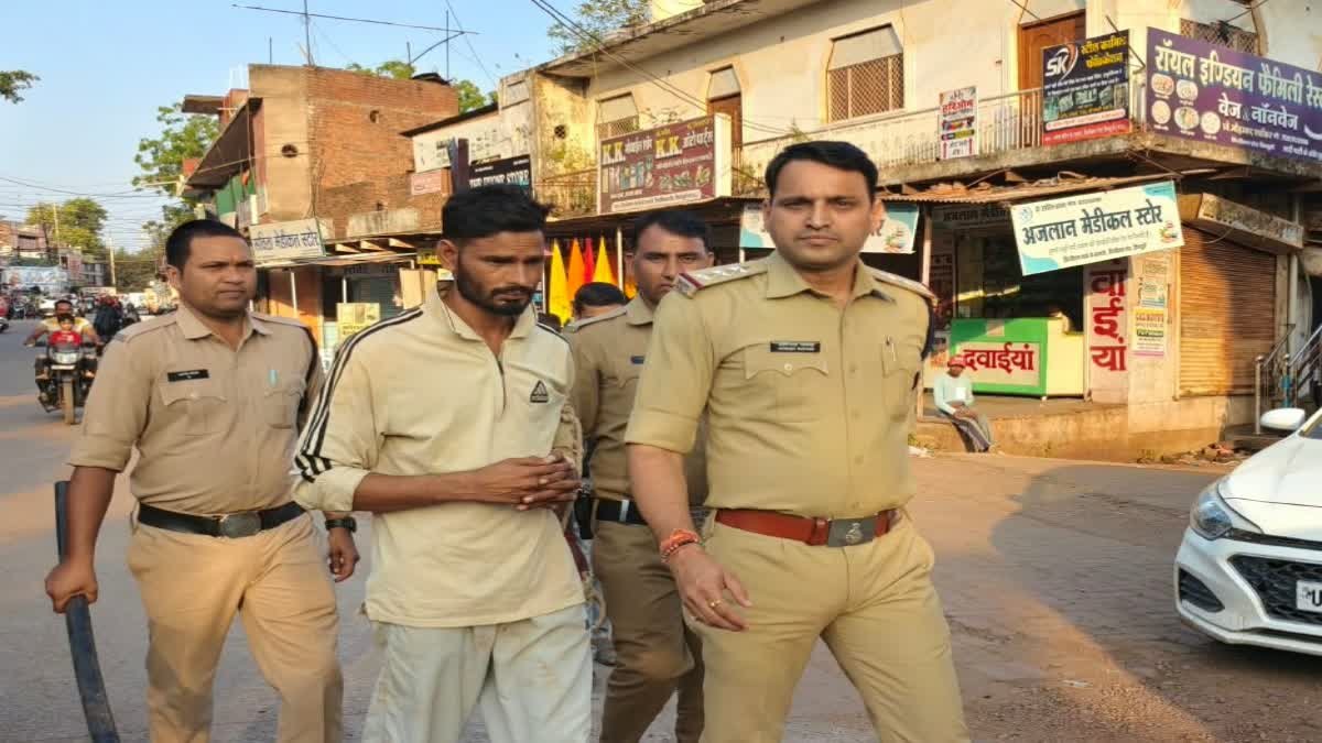 शिवपुरी में नाबालिग से सरेराह छेड़खानी और मारपीट, पुलिस ने निकाला मुख्य आरोपी का जुलूस