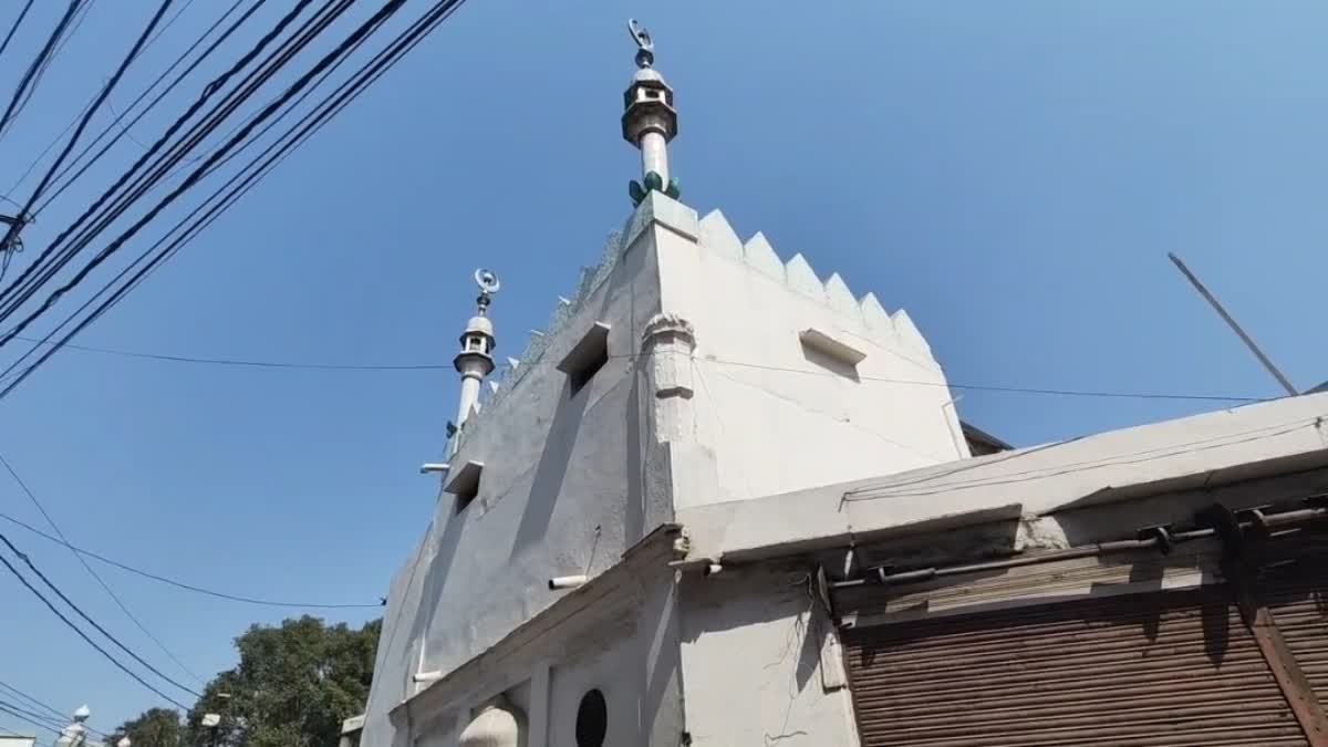उज्जैन में एलिवेटेड फ्लाईओवर निर्माण की जद में आई 100 साल पुरानी मस्जिद, नगर निगम ने थमाया नोटिस