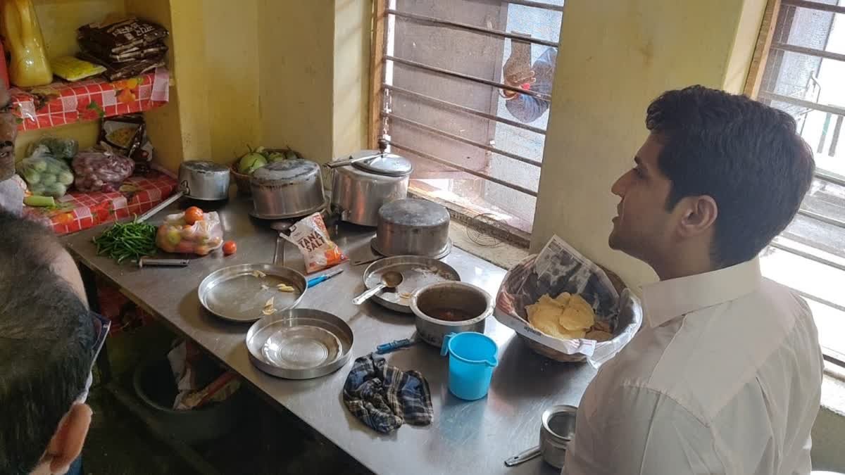 हरपालपुर एससी हॉस्टल में बदहाली पर अधीक्षक सस्पेंड, फर्जी सर्टिफिकेट वाली शिक्षिका की सेवा समाप्त