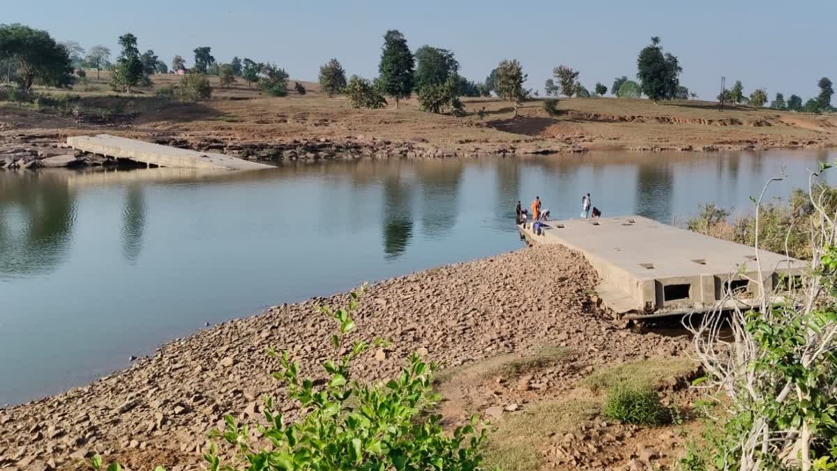 सागर-दमोह मार्ग पर झलोन का टूटा पुल बना मुसीबत, 14 महीने बाद भी निर्माण कार्य शुरू नहीं
