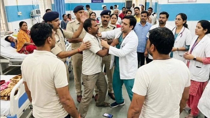 संजय गांधी अस्पताल में जंग का मैदान बना वार्ड, मरीज के अटेंडर, डॉक्टर और गार्ड के बीच हुई जमकर मारपीट