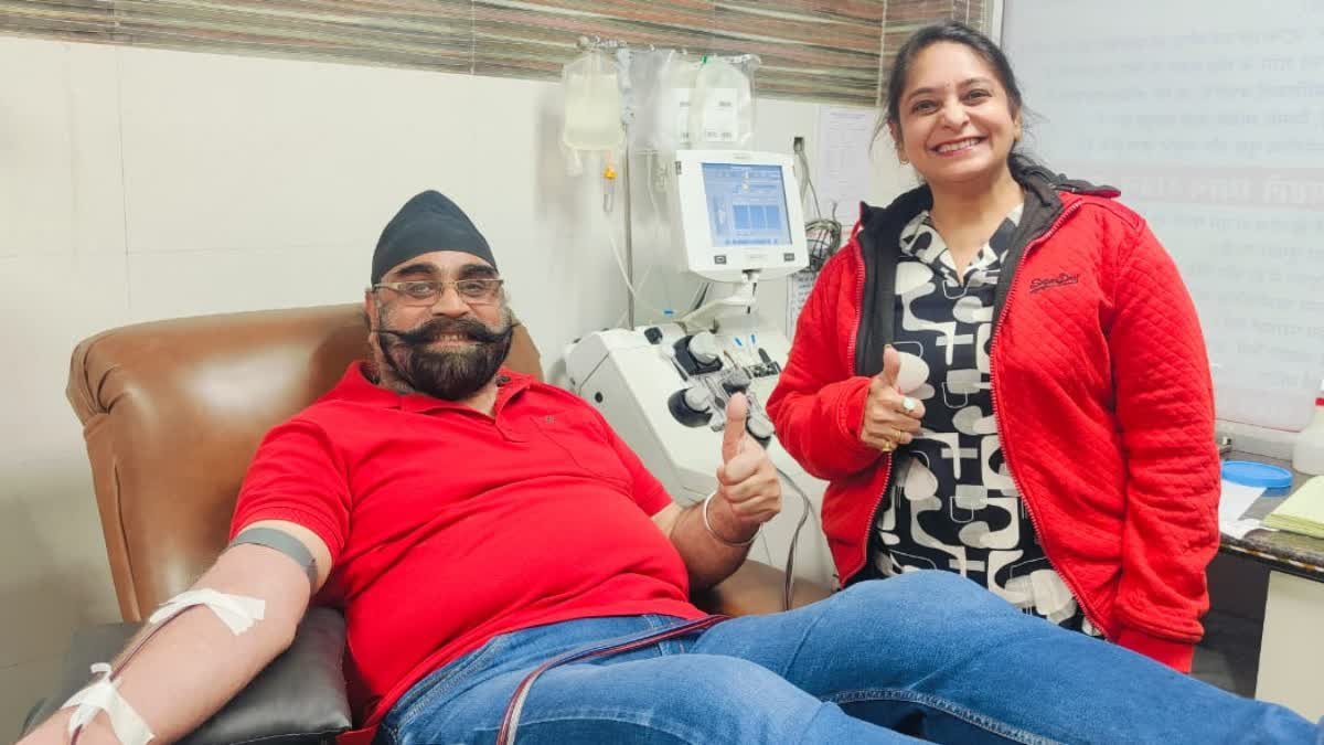 जबलपुर के सरबजीत सिंह नारंग ने 203 बार रक्तदान कर मिसाल पेश की, शादी की सालगिरह पर भी किया डोनेशन