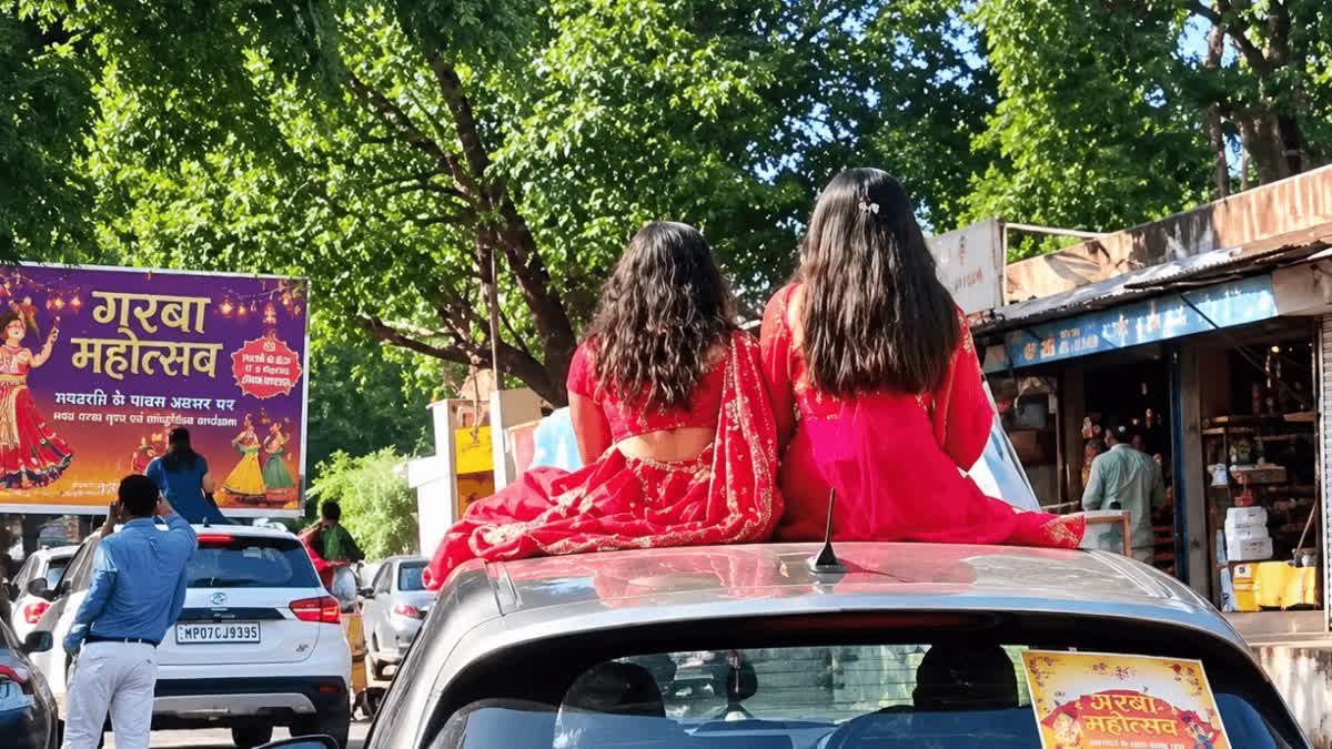 गरबा आयोजकों की मनमानी पर पुलिस का शिकंजा, सुरक्षा से खिलवाड़ करने पर कटे चालान