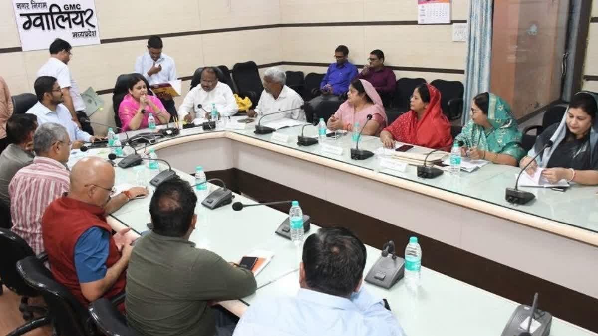 3 रुपये बचाने के चक्कर में ग्वालियर नगर निगम को 6 करोड़ का घाटा, अब झांसी के बजाय ग्वालियर से खरीदा जाएगा डीजल