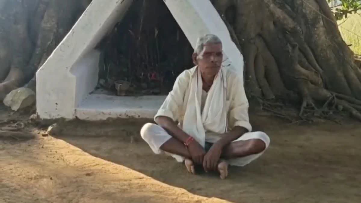 कान्हा नेशनल पार्क के कोर जोन में खैरमाता का मंदिर, 35 सालों से घने जंगल में अकेले पूजा कर रहे रिटायर्ड वनकर्मी
