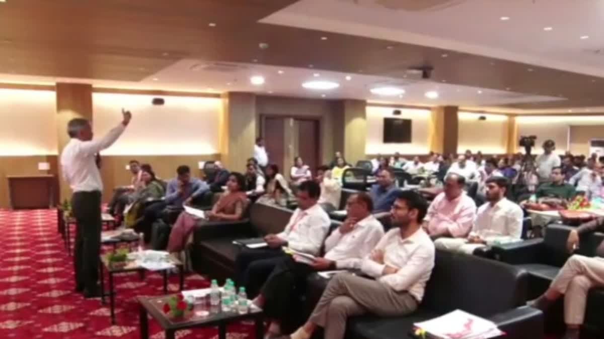 एसीएस संजय दुबे की दो टूक, अधिकारियों-ठेकेदारों की मिलीभगत से खजाने को लगा 250 करोड़ का चूना