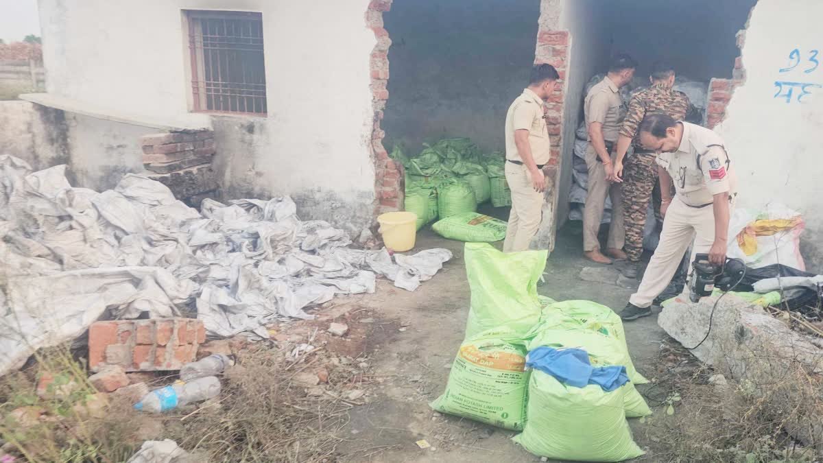 मुरैना में नकली खाद बनाने वाली अवैध फैक्ट्री का भंडाफोड़, 500 बोरी नकली DAP और पैकिंग मशीन जब्त; 11 पर केस दर्ज