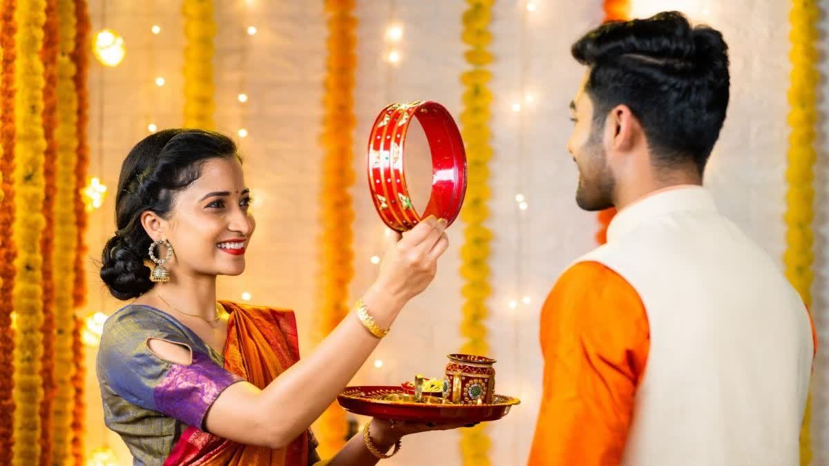 मध्य प्रदेश में कब निकलेगा करवा चौथ का चांद? जानें सिंगरौली से अलीराजपुर तक की टाइमिंग