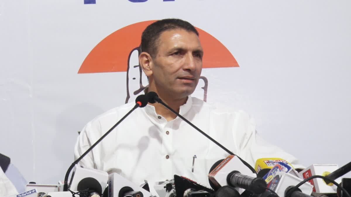 कांग्रेस प्रदेश अध्यक्ष जीतू पटवारी ने मोहन सरकार की प्रशासनिक व्यवस्था और रोजगार पर खड़े किए सवाल