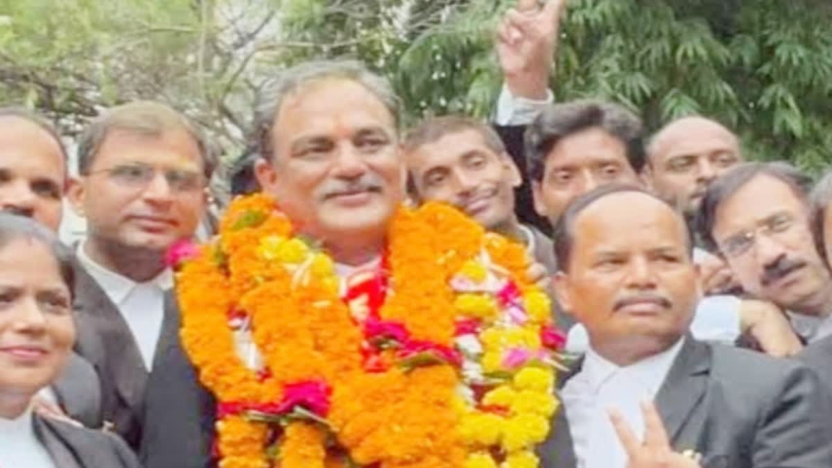 बार एसोसिएशन अध्यक्ष मृगेंद्र सिंह का WhatsApp अकाउंट हुआ ब्लॉक, हाईकोर्ट में याचिका दायर