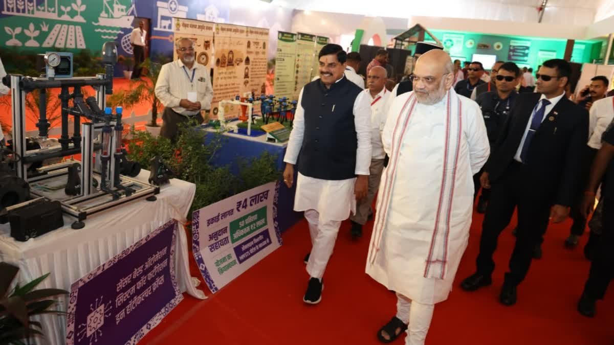 एक एकड़ से 15 लाख तक की कमाई, आधुनिक तकनीक और सरकारी सब्सिडी से बदल रही किसानों की तकदीर