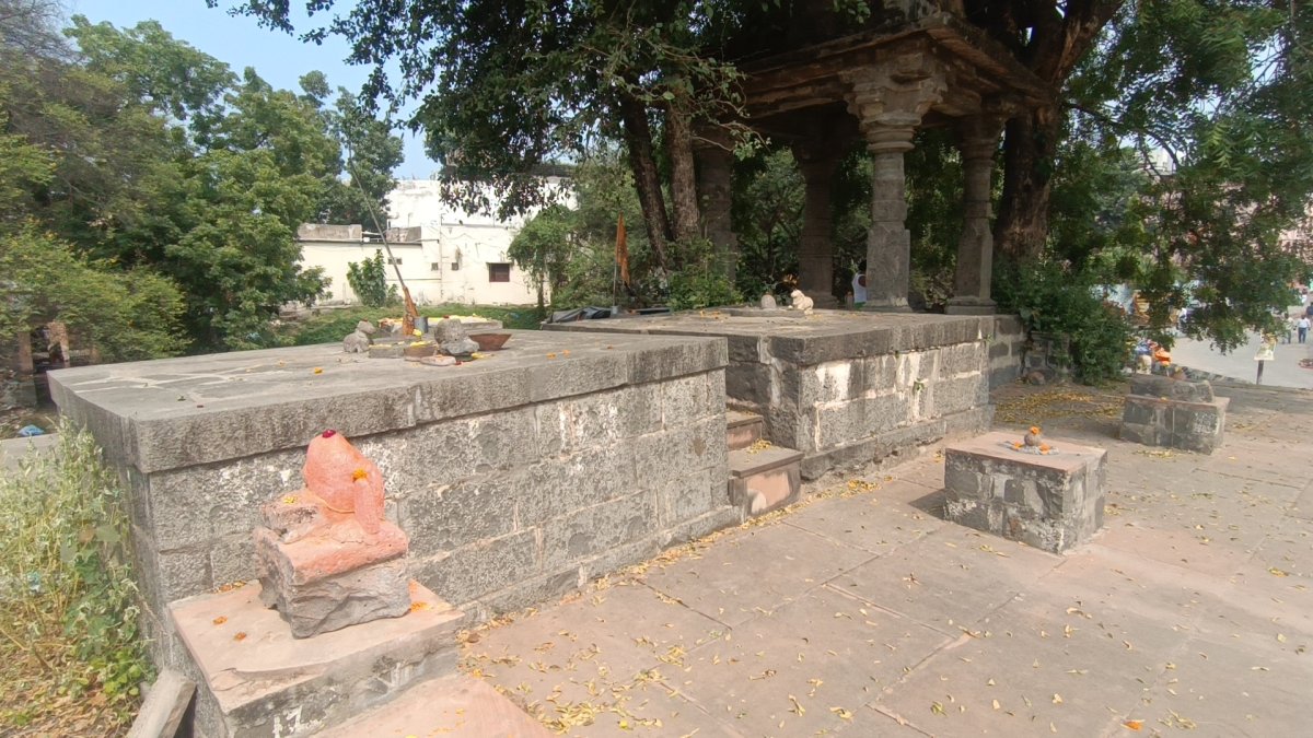 स्कंद पुराण से जुड़ा है अगस्तेश्वर महादेव मंदिर का इतिहास, 200 से अधिक संतों की समाधियों वाला सिद्ध गुसाई स्थल है बेहद खास