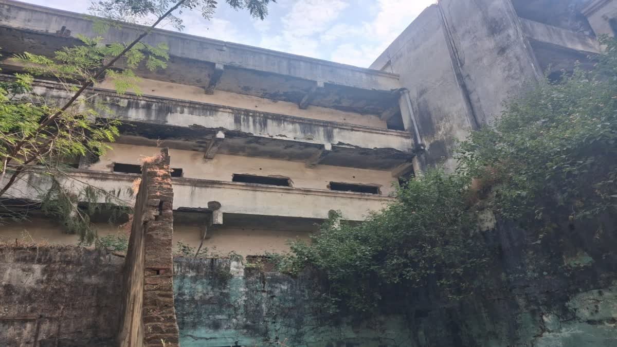 बैरागढ़ में 12 साल की बच्ची की गला घोंटकर हत्या, कृष्णा कॉम्प्लेक्स के खंडहर में मिला शव; एक संदेही हिरासत में
