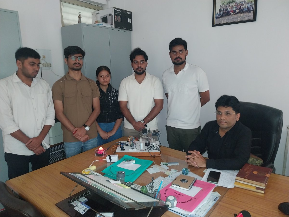 इसरो के प्रॉब्लम स्टेटमेंट का छात्रों ने ढूंढा समाधान, सैटेलाइट डेटा ट्रांसफर पर किया काम