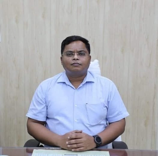 इंदौर में कोल्ड फायर मशीन का कहर, शादी-पार्टी में इस्तेमाल होने वाली आतिशबाजी दुकान पर कार्रवाई