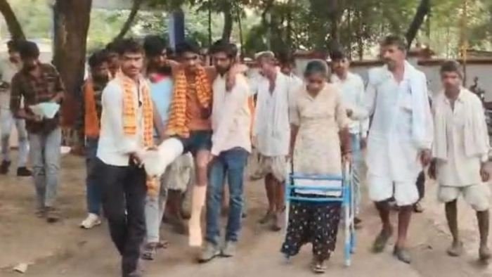 कुंभराज में जानलेवा हमले के पीड़ितों ने एसपी ऑफिस में लगाई न्याय की गुहार, आरोपियों पर सख्त कार्रवाई की मांग