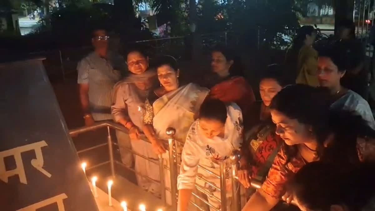 अंकिता भंडारी हत्याकांड को लेकर छिंदवाड़ा में महिला कांग्रेस का कैंडल मार्च, निष्पक्ष जांच और सख्त कार्रवाई की मांग