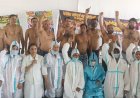 कोरोना योद्धाओं का अनोखा प्रदर्शन, महिला स्वास्थ्यकर्मियों ने पहनी PPE किट तो पुरुष हुए अर्धनग्न