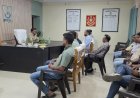 पीछे बैठने वाले सवारी के लिए भी हेलमेट पर जोर, पुलिस अधीक्षक ने दिए नए नवाचार के सुझाव