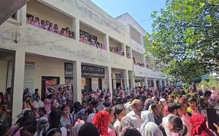 गर्ल्स डिग्री कॉलेज में बीए फर्स्ट ईयर के रिजल्ट पर बवाल, 999 छात्राओं की सप्लीमेंट्री आने पर परिजनों ने किया हंगामा