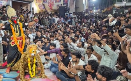 खरगोन में 408 साल पुरानी परंपरा से निकला मां महाकाली का खप्पर, तड़के 4 बजे उमड़ा आस्था का जनसैलाब