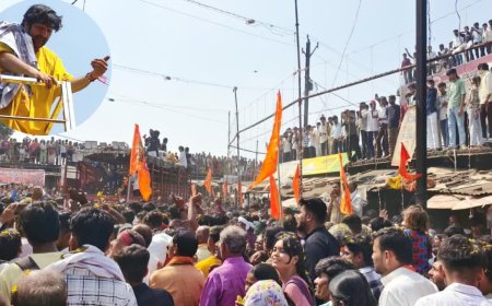 दमोह में गरजे पं. धीरेंद्र कृष्ण शास्त्री- "दुर्गा बनो, काली बनो लेकिन कभी बुर्के वाली मत बनना"