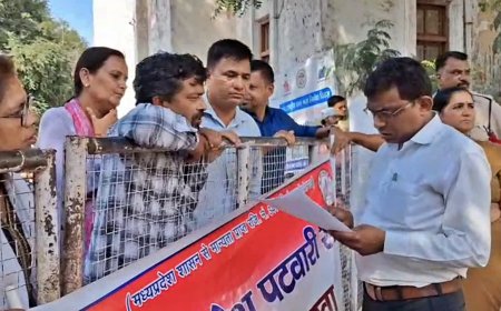 स्वामित्व योजना के विरोध पर प्रशासन सख्त, 11 स्थायी पटवारी सस्पेंड और 32 प्रोविजनल बर्खास्त